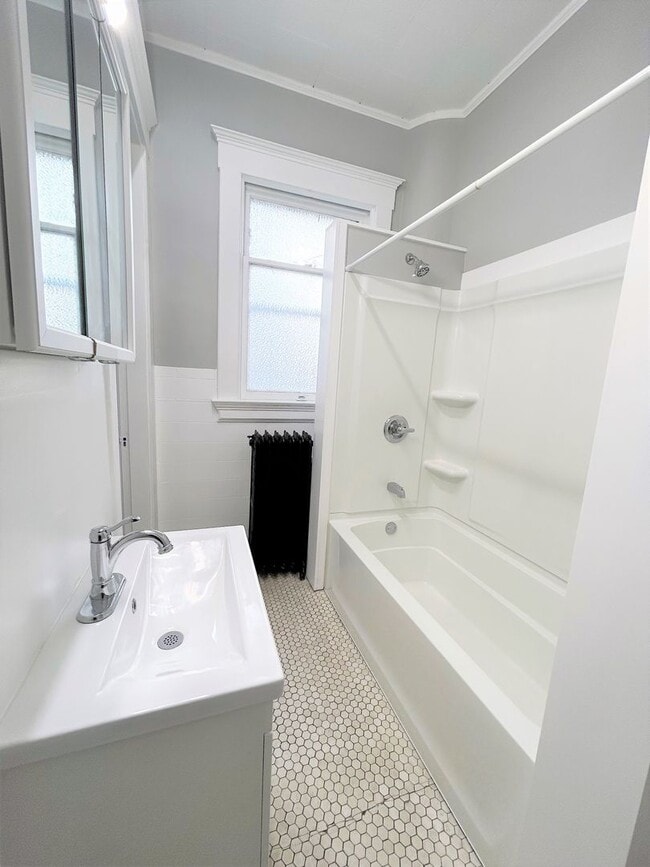 Building Photo - 508 S 6th St