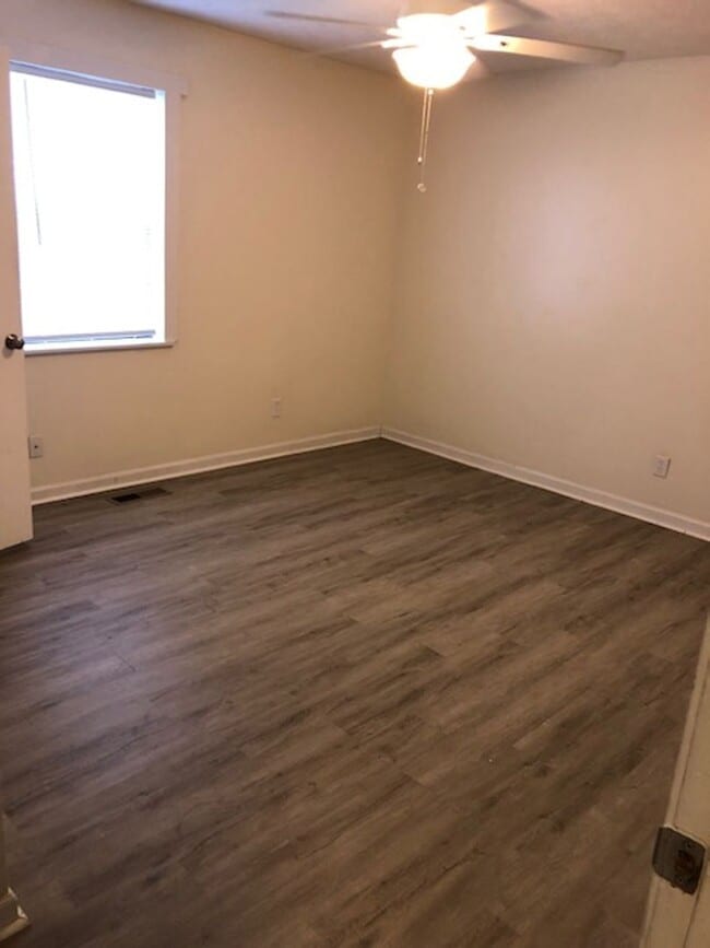 Building Photo - 2 bed 1 bath duplex in Watkinsville, Oconee County!