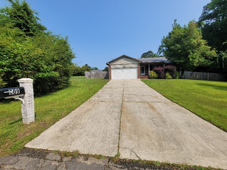 Primary Photo - 309 Sparrow Dr