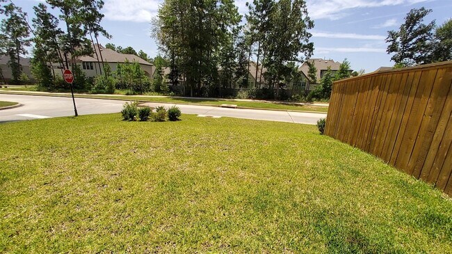 Building Photo - 305 Rise Ln