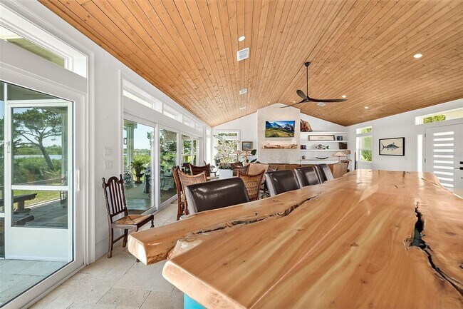 Building Photo - 644 Riverview Rd