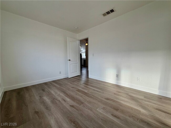 Building Photo - 661 Anemone Ln