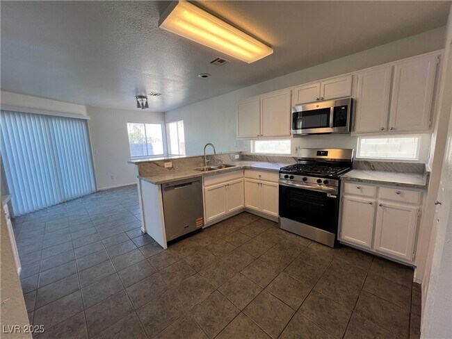Building Photo - 8104 Hercules Dr