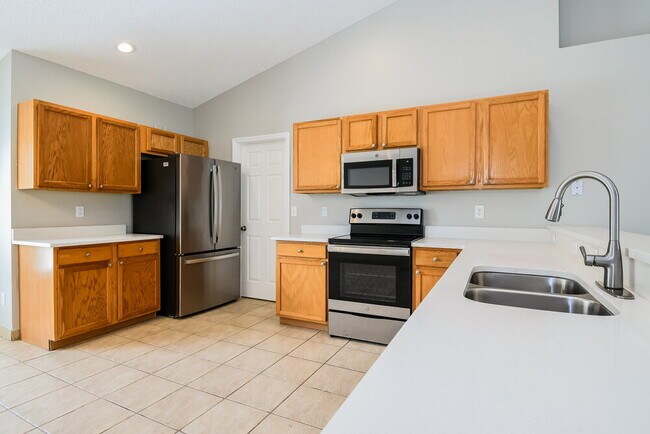 Building Photo - 653 Cotulla Dr