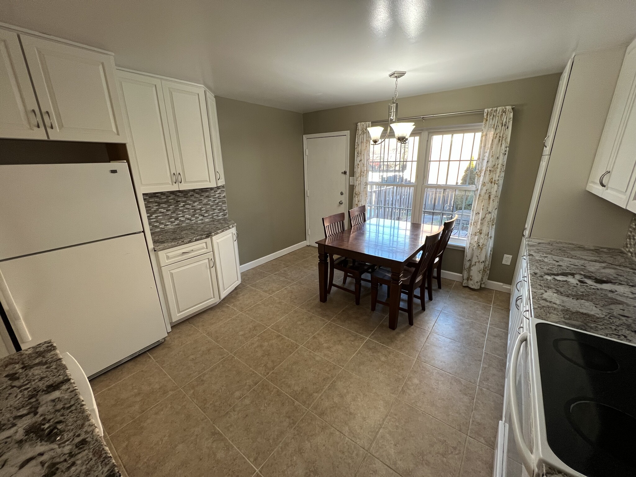 Kitchen - 105 N Ann St
