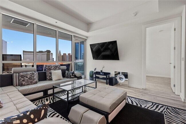 Building Photo - 4575 Dean Martin Dr