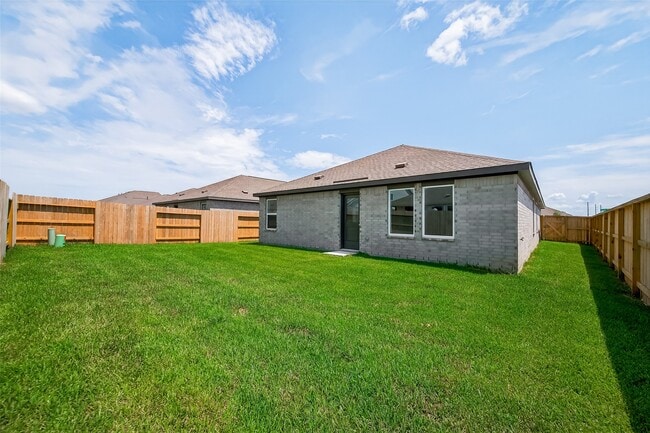 Building Photo - 28938 Rustic Windmill Wy