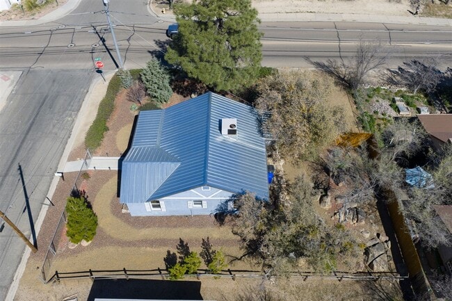 Building Photo - 2 Bedroom 1 Bath Single Family Home in Prescott