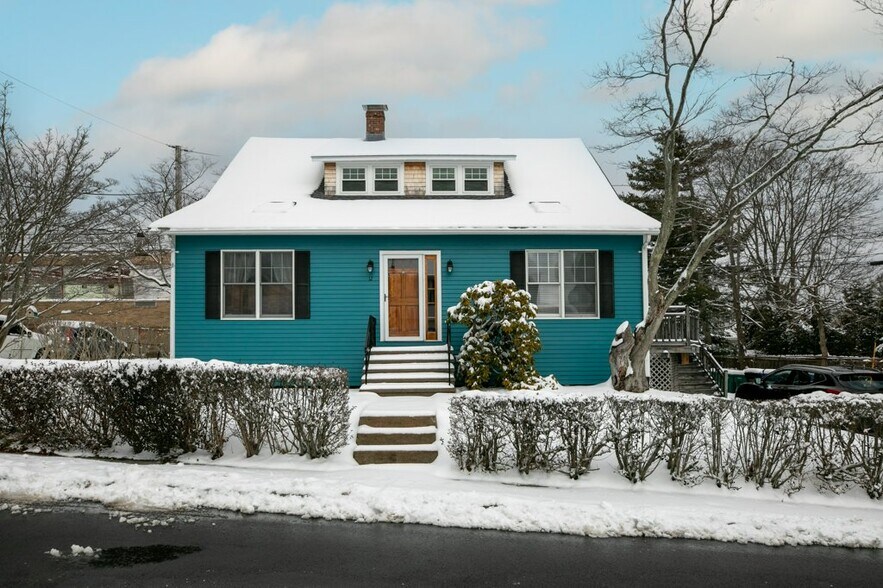 Building Photo - 12 Ledyard St