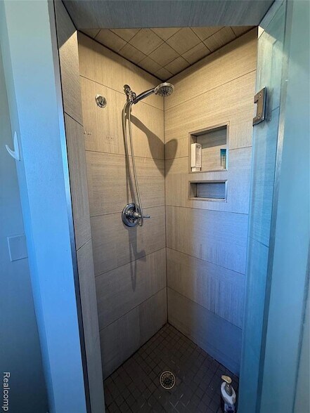 Building Photo - 1111 Holland St