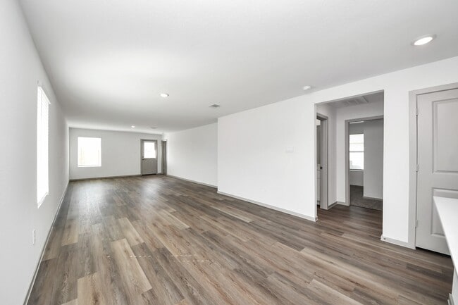 Building Photo - 1018 Bluegill Ln