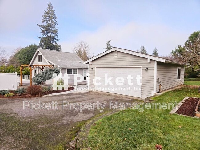 Building Photo - 9062 Tracyton Blvd NW