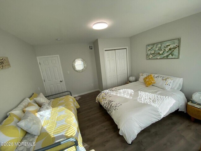 Building Photo - 95 Cooper Ave