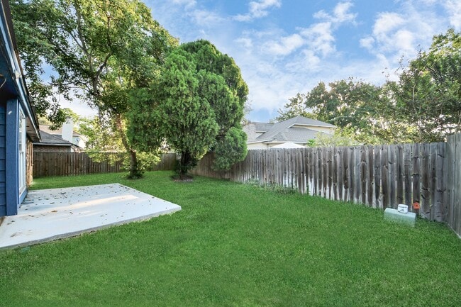 Building Photo - 3611 Bee Bayou Ln