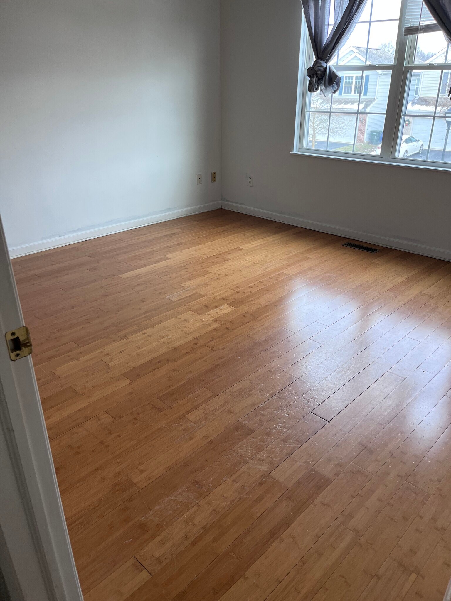 Building Photo - 2395 Maple Hedge Way