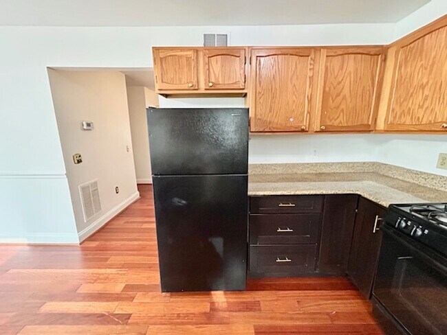 Building Photo - 9 Long Green Ct