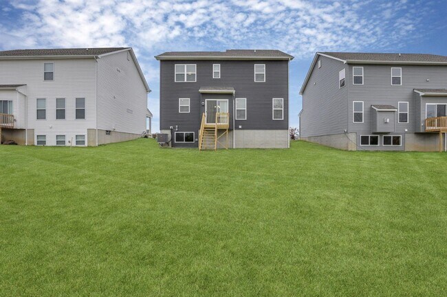 Building Photo - 3832 Old Glory Lp