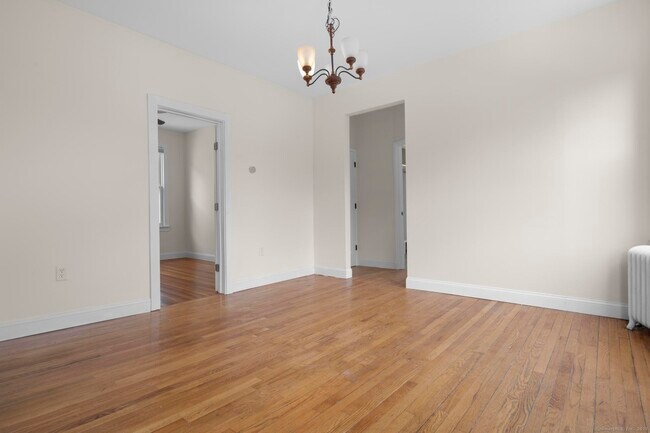 Building Photo - 180 Peck Ave