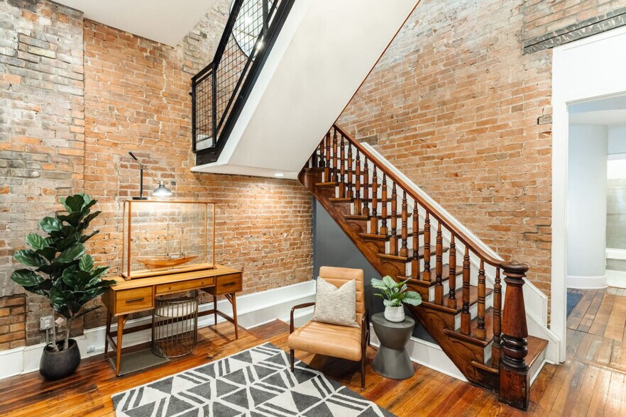 Building Photo - 1537 Republic St