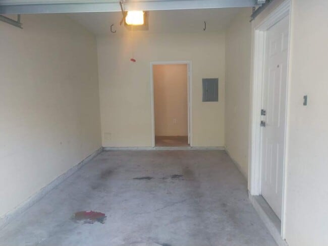 Building Photo - 2218 Portofino Pl
