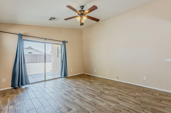 Building Photo - 1279 W Jersey Way