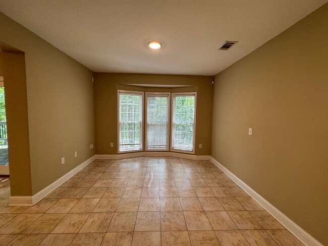 Building Photo - Executive Rental in Pear Alley Condominium...