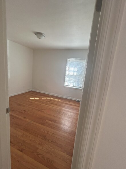 Building Photo - 8045 Busiek Ave