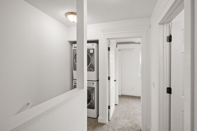 Building Photo - 6301 White Tail Dr