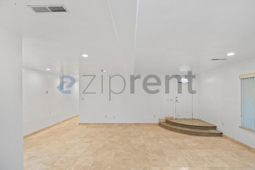 Building Photo - 9627 Alcosta Blvd