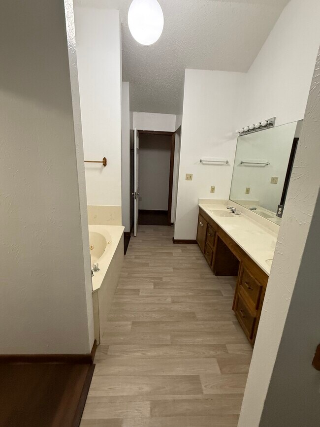 Building Photo - 3809 Addison Ave