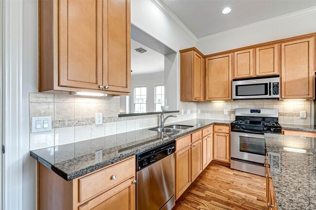 Building Photo - 1514 Summer St