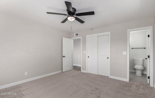 Building Photo - 4402 E Mitchell Dr