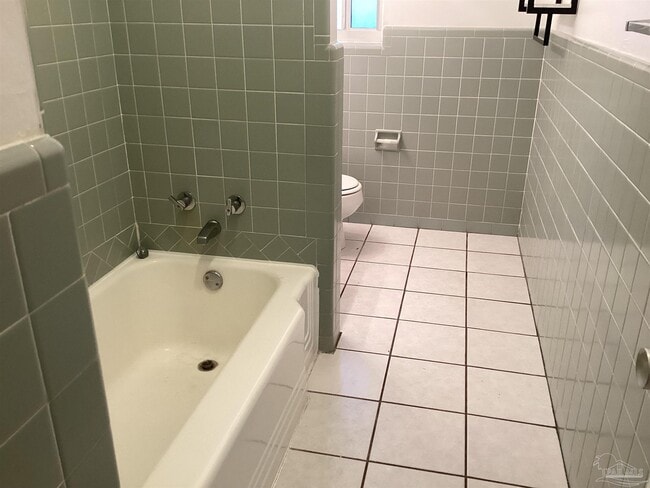 Building Photo - 1600 E Texar Dr