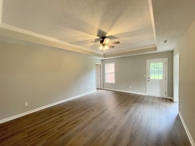 Building Photo - 100 Brook Glen Dr