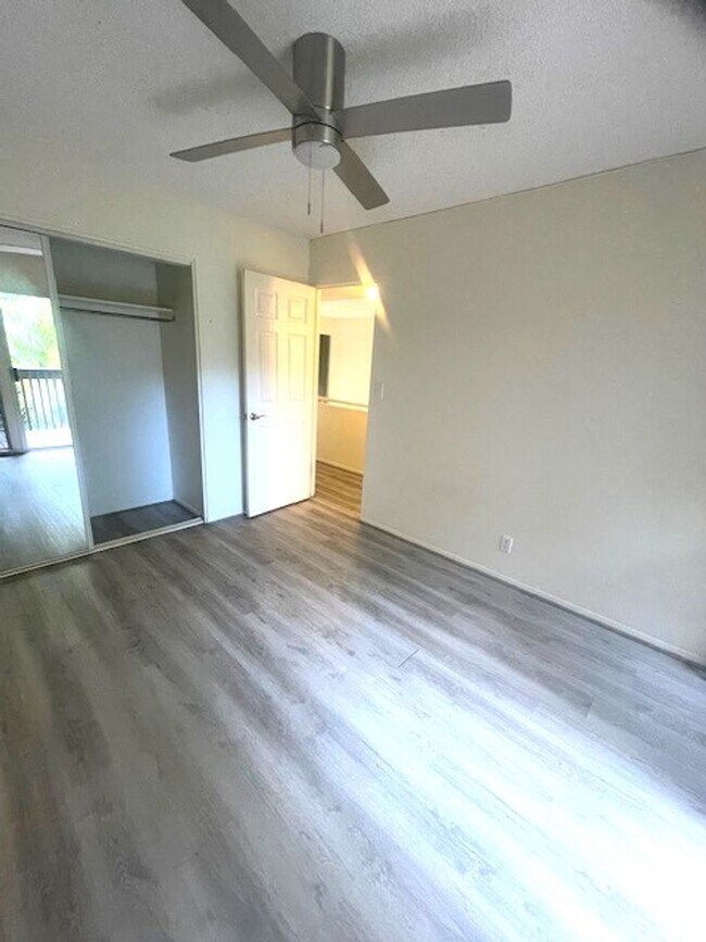 Building Photo - Beautiful 4 bed/ 2 bath/ 2 parking In Kaneohe