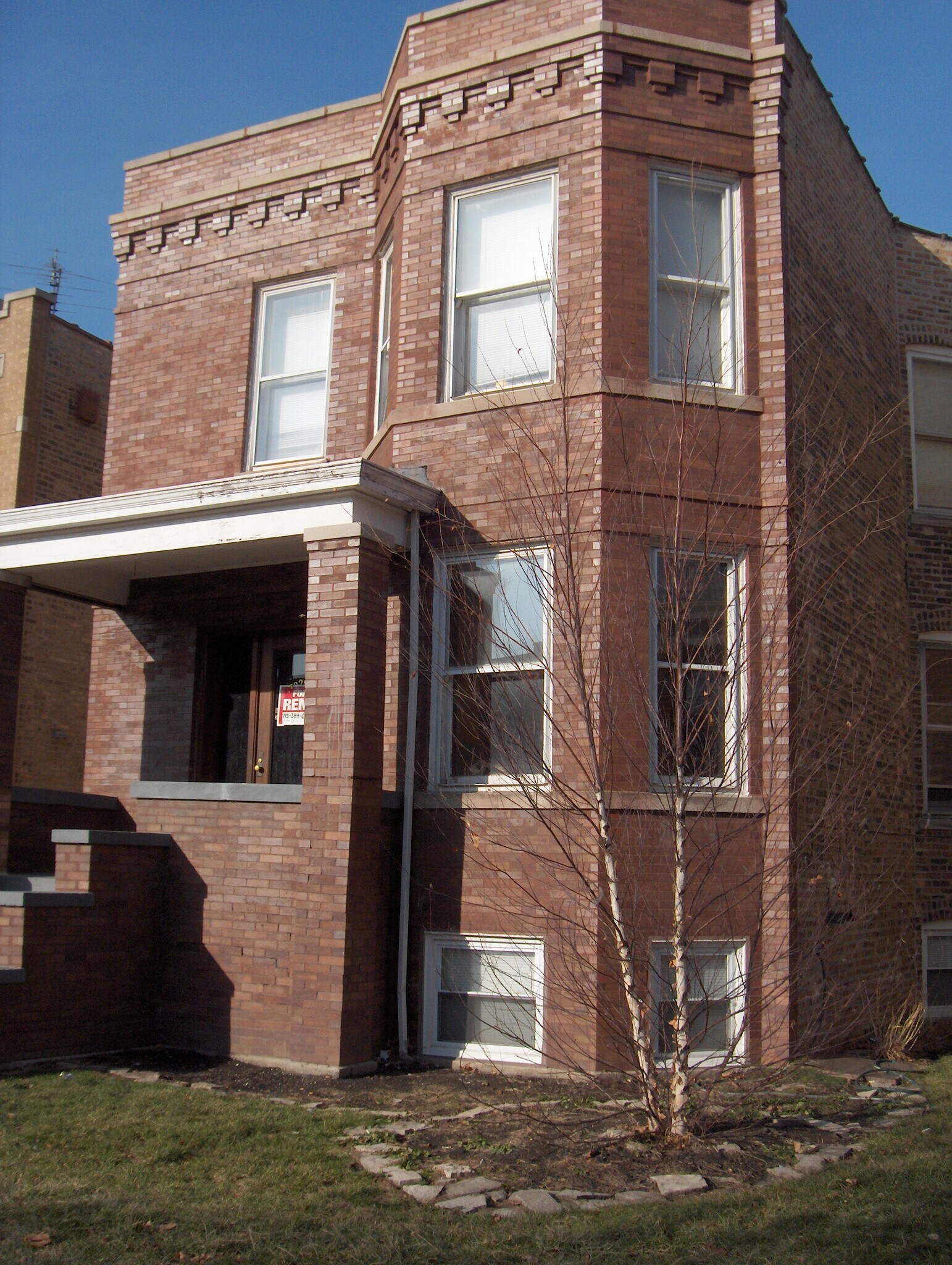 Building Photo - 5226 W Hutchinson St