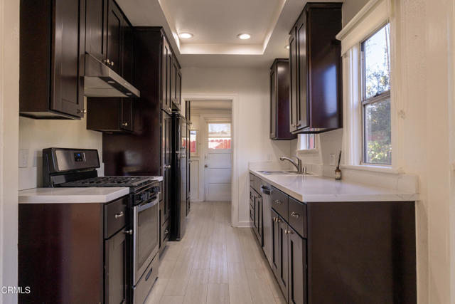 Building Photo - 927 N Catalina Ave