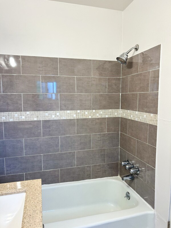 Building Photo - 1404 Wareman Ave