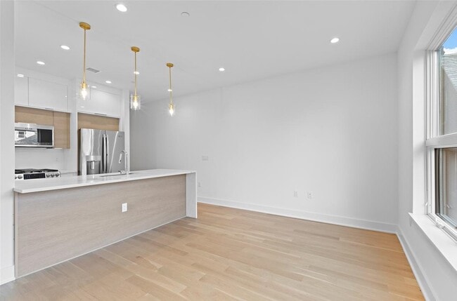 Building Photo - 6025 JFK Blvd E