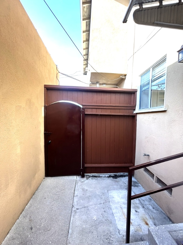 Building Photo - 4021 S Centinela Ave