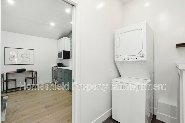 Building Photo - 3704 Wilcox St