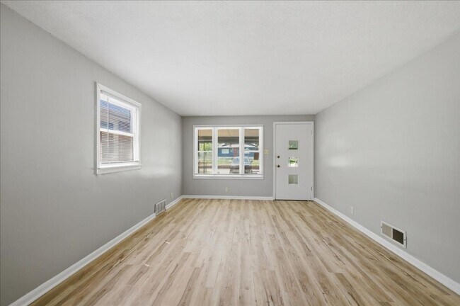 Building Photo - 5010 S Brookville Rd