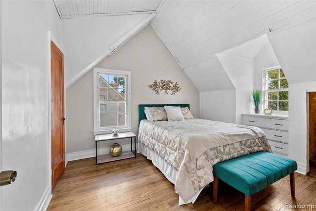 Building Photo - 1674 Eaton Rd