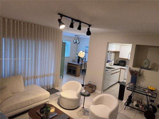 Building Photo - 882 NW 92nd Ave