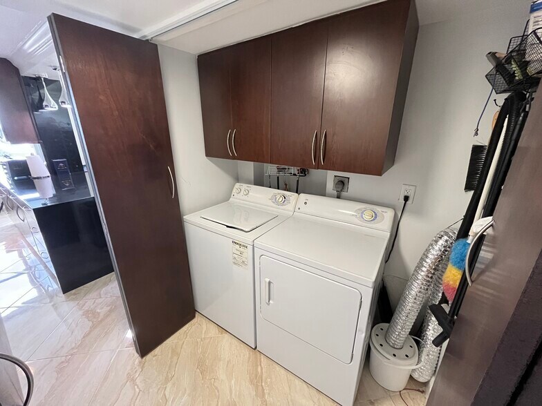 Building Photo - 4280 Galt Ocean Dr., Apt. 2C
