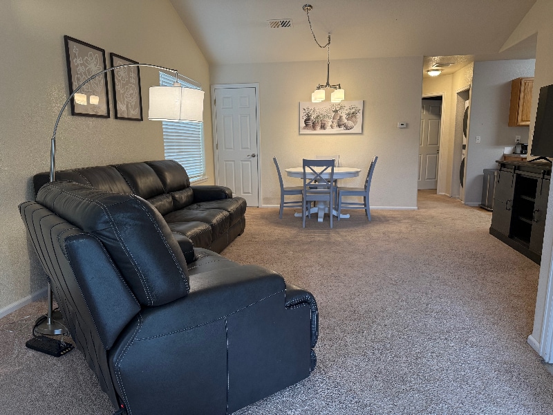 Building Photo - 721 Waterglen Dr