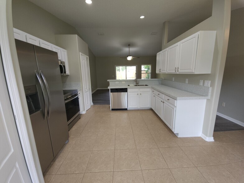 Building Photo - 95180 Twin Oaks Ln