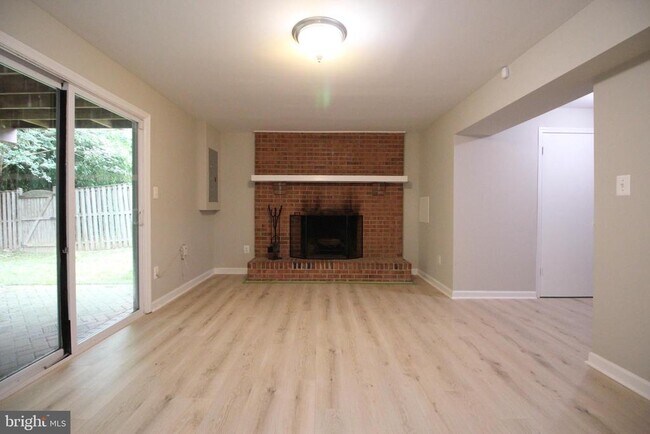 Building Photo - 14126 Red River Dr