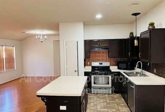 Building Photo - 15004 Antique Finish Dr