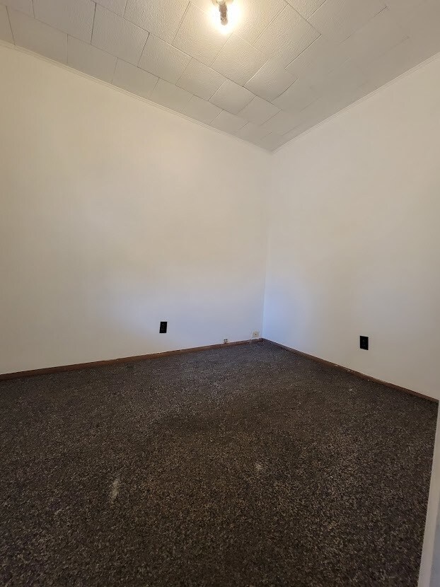 Building Photo - 828 W 34th St